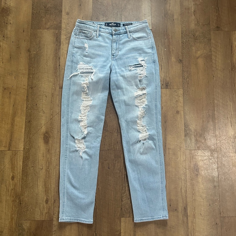 Hollister High Rise Mom Jeans Distressed Light Wash Size 5 W27 L27